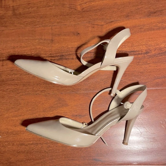 Marc Fisher heels/ Size 6 1/2 - Picture 3 of 3